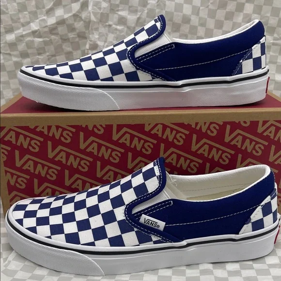 Vans Men’s Classic Slip-On
Color Theory Checkerboard
VN000BVZBYM Sneakers Beacon - Picture 2 of 16